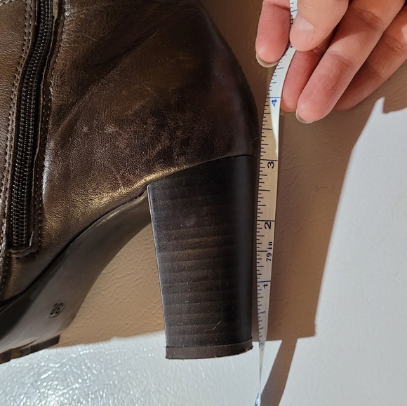 3 inch heel brown leather knee-high boots - Picture 2 of 15